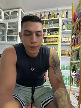 OliverWest04's Webcam Show