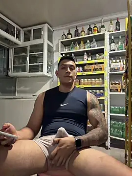 OliverWest04's Webcam Show