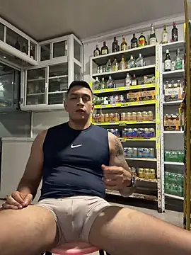 OliverWest04 Show Webcam