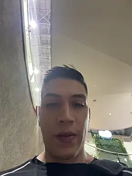 OliverWest04 Show Webcam