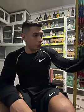 OliverWest04 Show in webcam