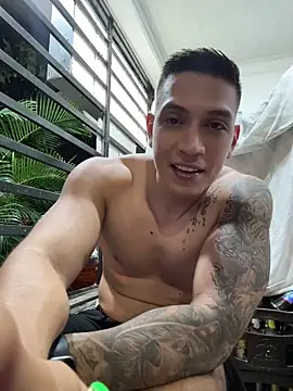 OliverWest04's Webcam Show