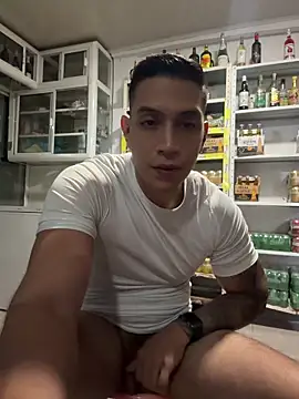 OliverWest04 Show Webcam