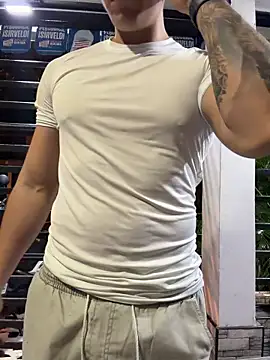 OliverWest04 – webcam-show