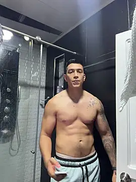 OliverWest04 Show in webcam