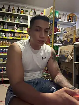 OliverWest04 Show Webcam