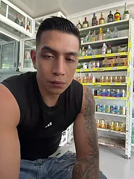 OliverWest04 Webcam-Show