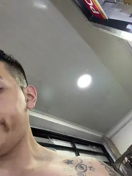OliverWest04 Show Webcam