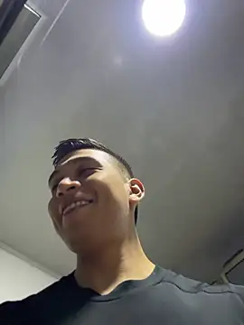 OliverWest04's Webcam Show