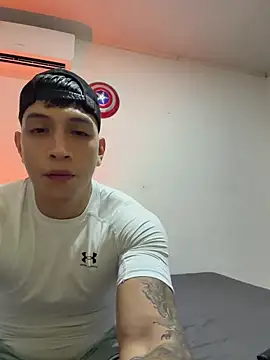 OliverWest04's Webcam Show