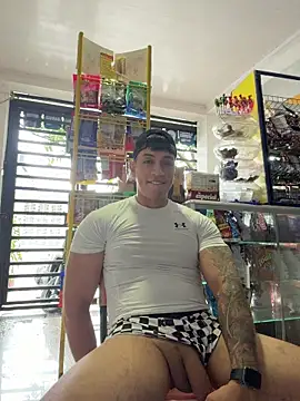 OliverWest04 Adlı Modelin Web Kamerası Şovu
