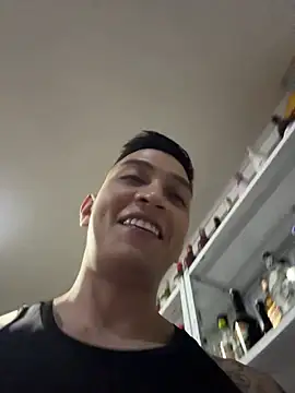 OliverWest04 Show in webcam