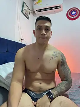 OliverWest04 Show in webcam