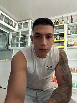 Show modela OliverWest04 na web-kameri