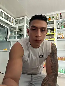 Show de OliverWest04 na webcam