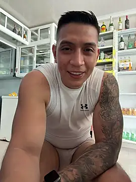 OliverWest04 Show Webcam