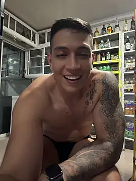 Show de OliverWest04 na webcam