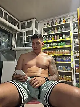 OliverWest04's Webcam Show