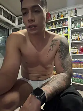 OliverWest04 Show in webcam