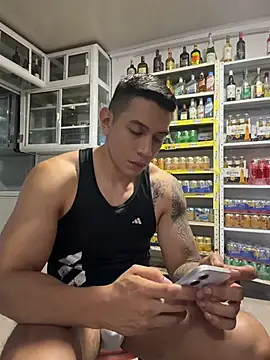 OliverWest04 Webcam Show