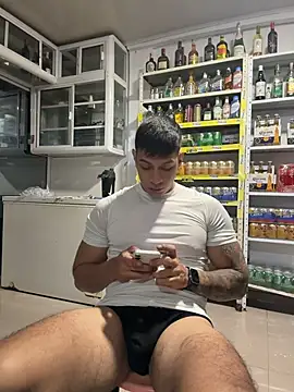 OliverWest04 Webcam show