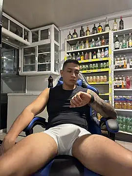 OliverWest04 Шоу с уебкамера
