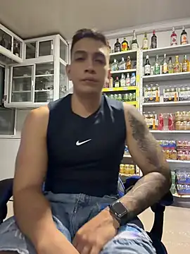 OliverWest04's Webcam Show