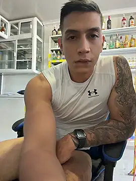 OliverWest04 Show Webcam