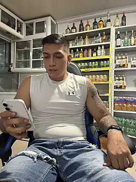 OliverWest04 Show in webcam