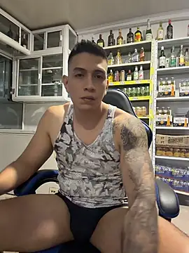 OliverWest04 Webcam show