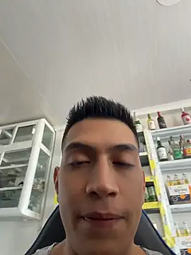 OliverWest04's Webcam Show