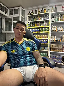 OliverWest04 Webcam show