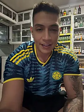 OliverWest04 Show in webcam