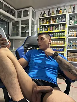 OliverWest04 Adlı Modelin Web Kamerası Şovu