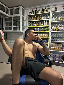 Pertunjukan Kamera Web OliverWest04