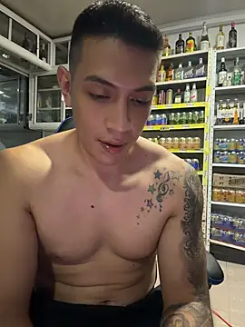 OliverWest04 Show Webcam