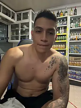 OliverWest04 Show Webcam