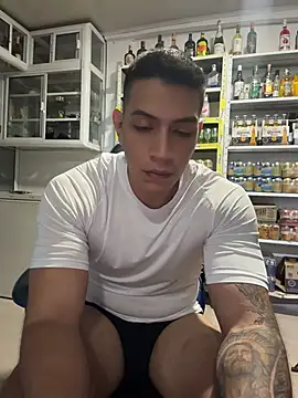OliverWest04 Show in webcam