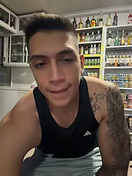 OliverWest04 Show in webcam