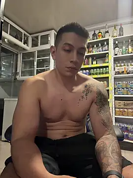 OliverWest04n Webbikameraesitys