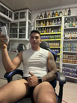 OliverWest04 Show Webcam