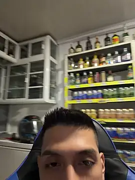 OliverWest04 Show Webcam