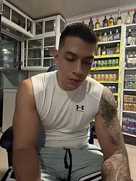 OliverWest04's Webcam Show