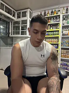 OliverWest04 Show Webcam