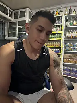 OliverWest04 Webcam show