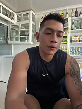 OliverWest04 Show Webcam