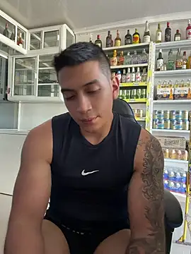 OliverWest04's Webcam Show