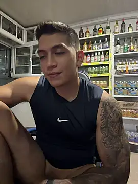 Show de OliverWest04 na webcam