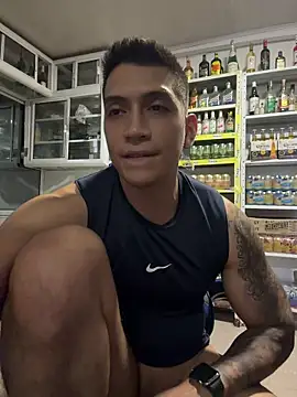 OliverWest04 Show Webcam