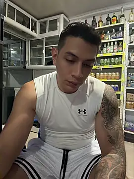OliverWest04's Webcam Show